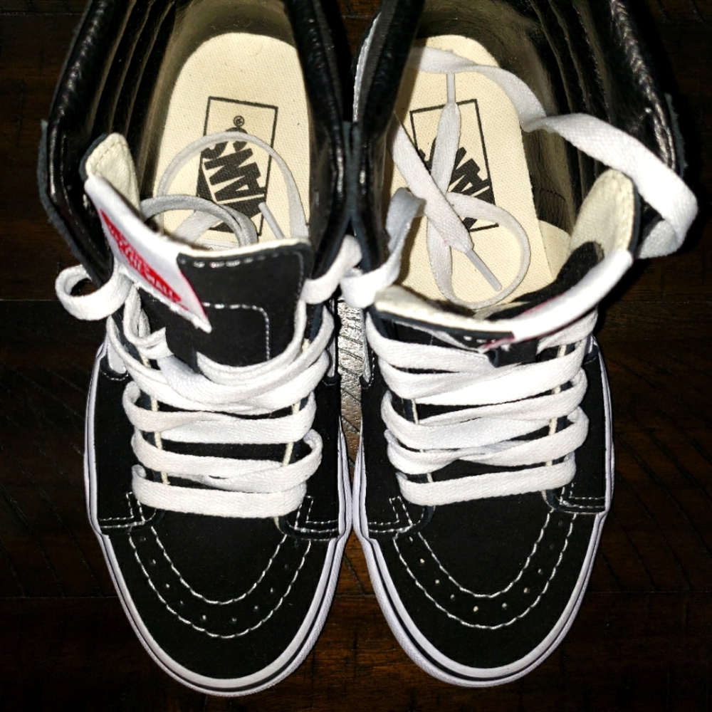 Vans - Picture 3 of 9